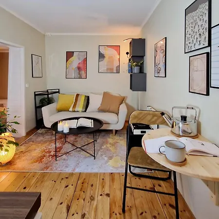 Apartment Heart Of - Quiet - Close To Everything *