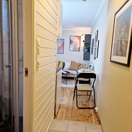 Apartment Heart Of - Quiet - Close To Everything *